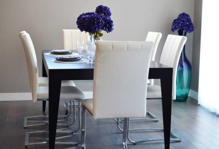 Dekton eettafel met moderne marmerlook en hittebestendige ultracompacte oppervlakte