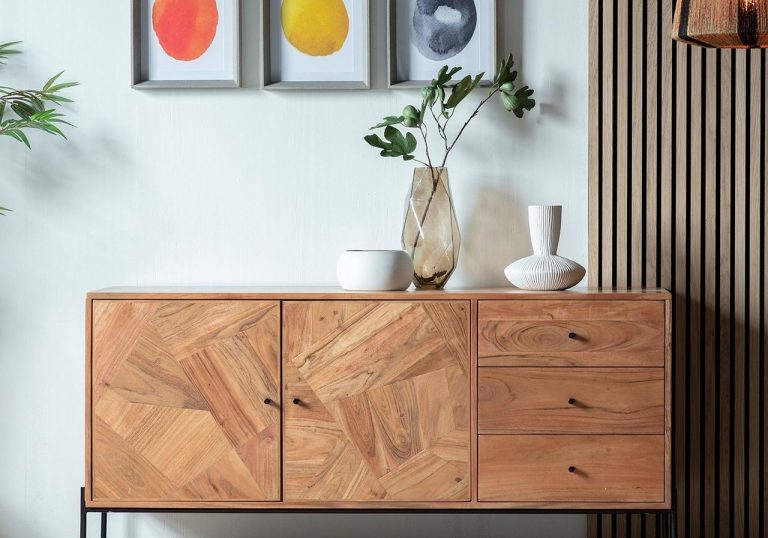 Vier unieke wanddecoratie opties: muurcirkels, wandpanelen, muurstickers en persoonlijke muurletters voor het interieur